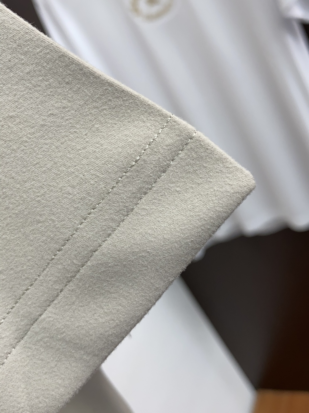 on 昂跑 家族男士高端简约圆领双面德绒短袖 卫衣，香港洋行渠道货，纯正血统品质，25年秋冬 新款，经典