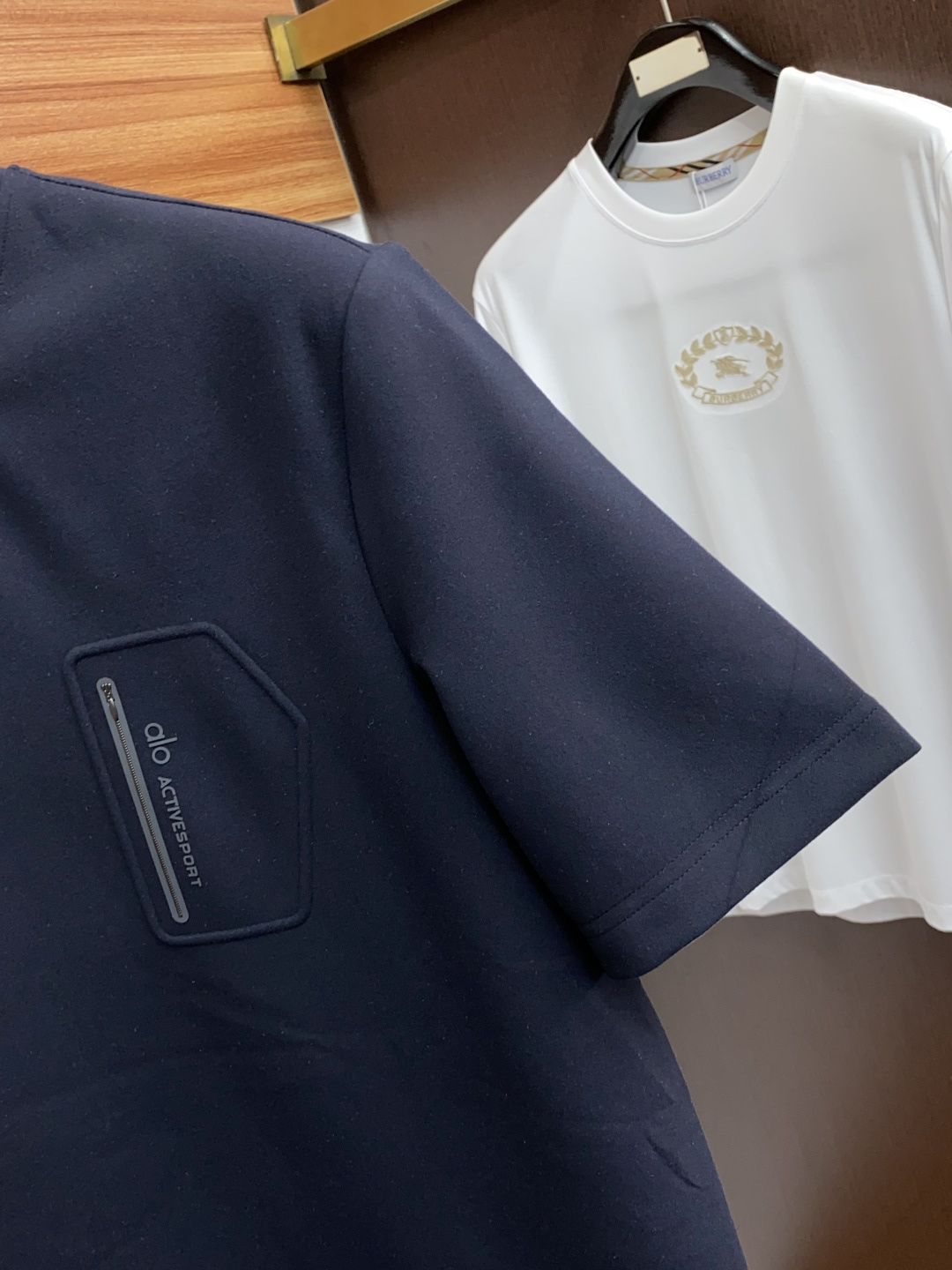 on 昂跑 家族男士高端简约圆领双面德绒短袖 卫衣，香港洋行渠道货，纯正血统品质，25年秋冬 新款，经典