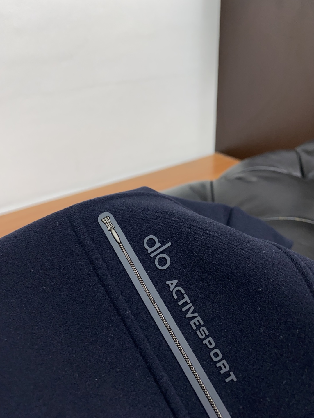 on 昂跑 家族男士高端简约圆领双面德绒短袖 卫衣，香港洋行渠道货，纯正血统品质，25年秋冬 新款，经典