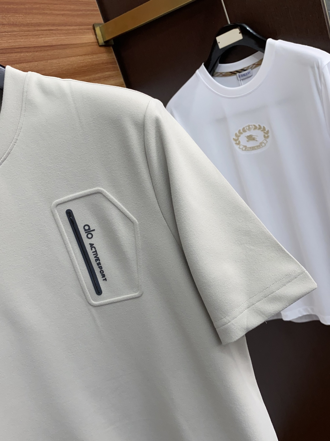 on 昂跑 家族男士高端简约圆领双面德绒短袖 卫衣，香港洋行渠道货，纯正血统品质，25年秋冬 新款，经典