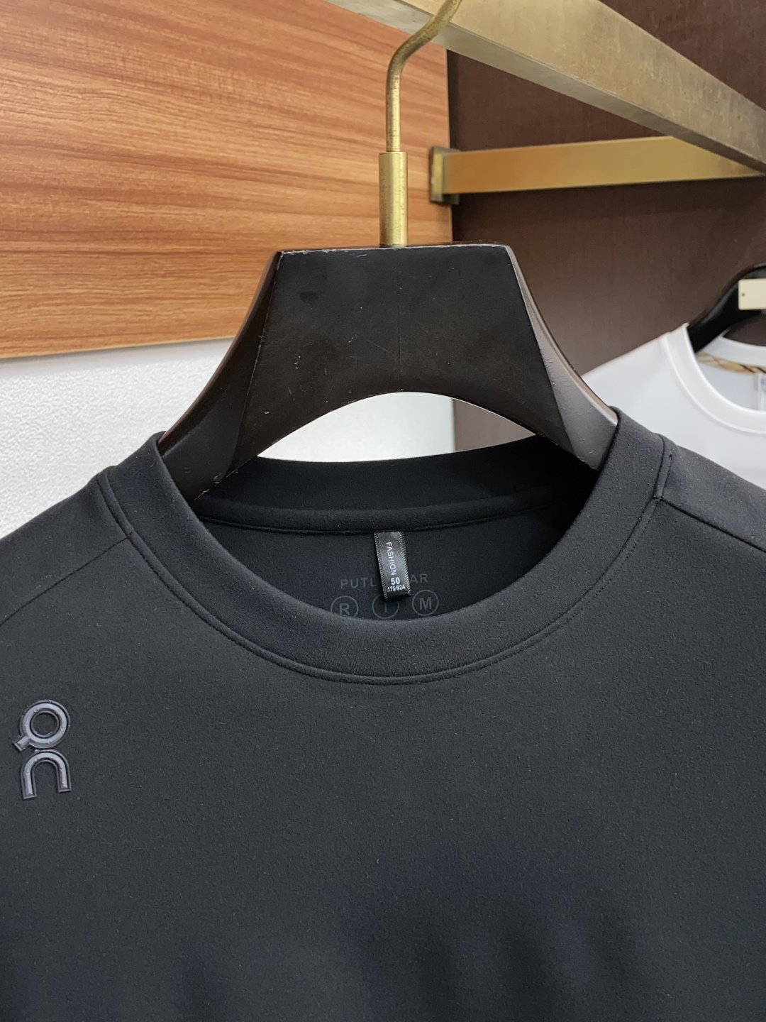 on 昂跑 家族男士高端简约圆领双面德绒长袖 卫衣，香港洋行渠道货，纯正血统品质，25年秋冬 新款，经典