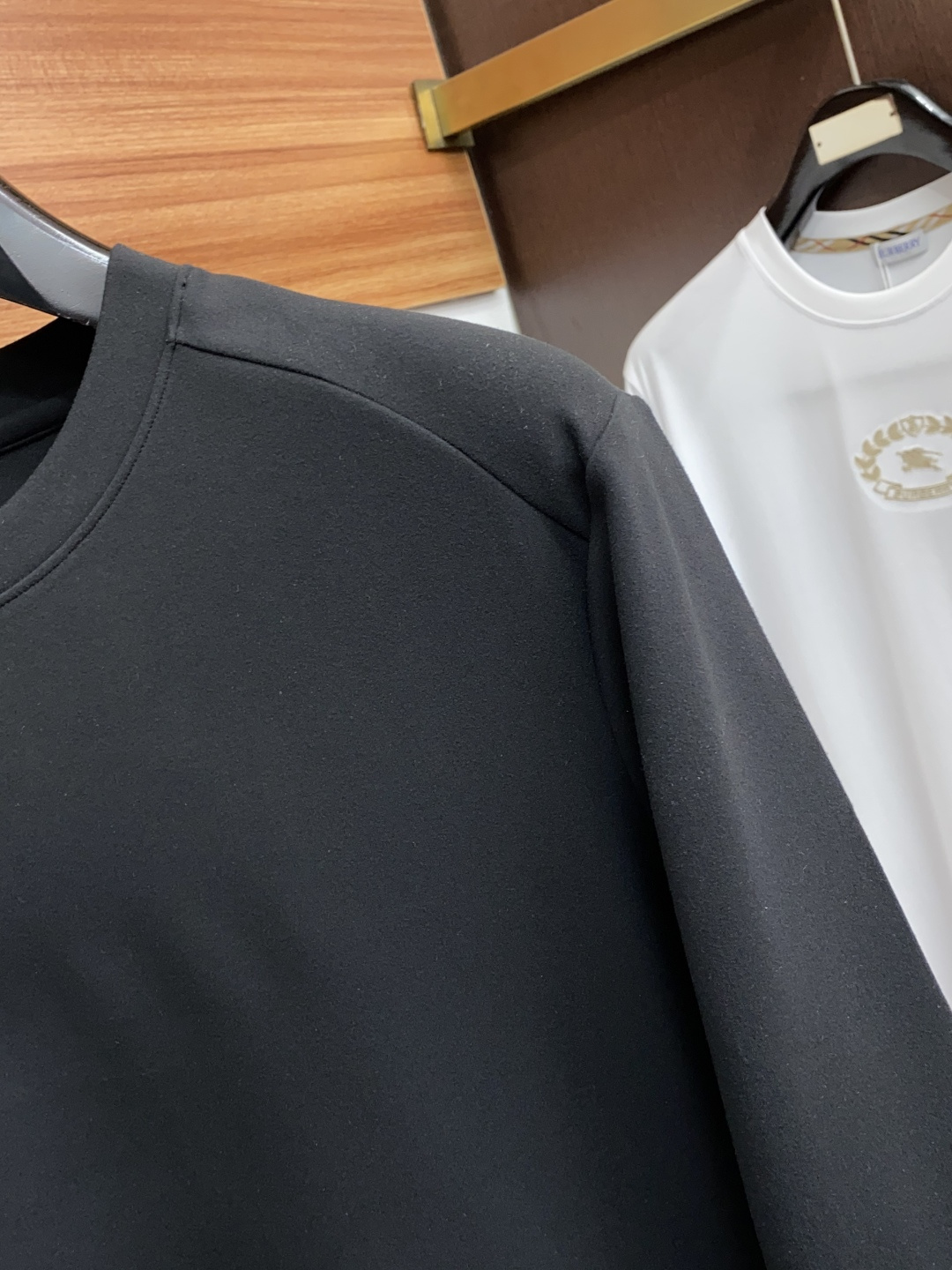 on 昂跑 家族男士高端简约圆领双面德绒长袖 卫衣，香港洋行渠道货，纯正血统品质，25年秋冬 新款，经典