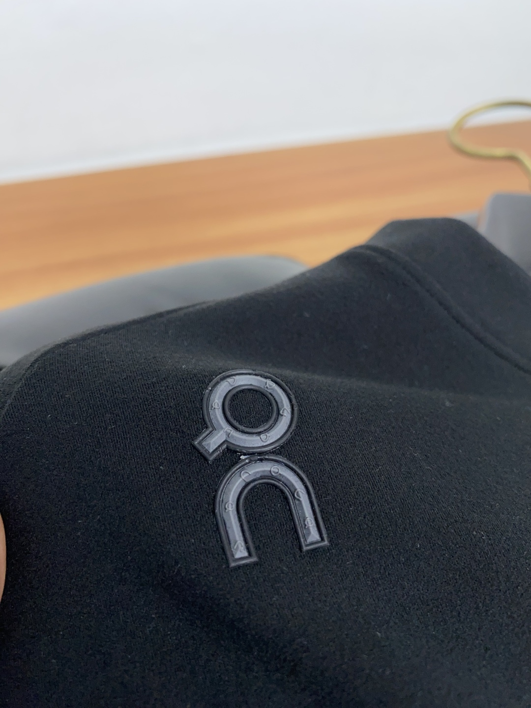 on 昂跑 家族男士高端简约圆领双面德绒长袖 卫衣，香港洋行渠道货，纯正血统品质，25年秋冬 新款，经典