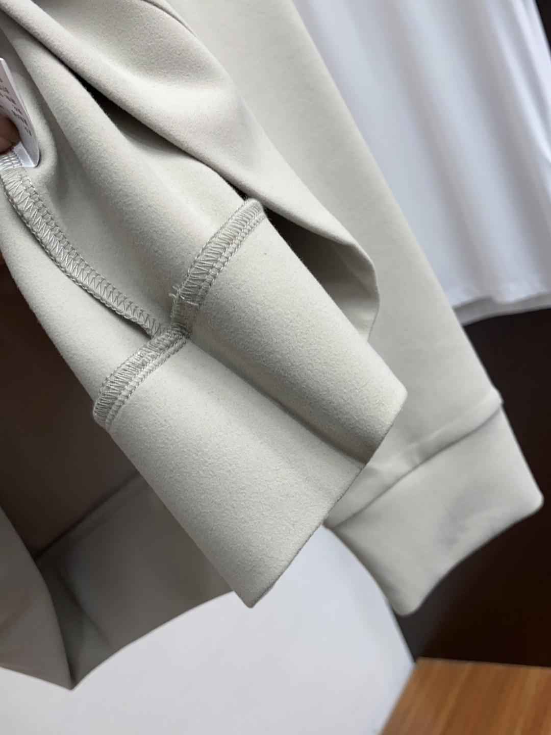 on 昂跑 家族男士高端简约圆领双面德绒长袖 卫衣，香港洋行渠道货，纯正血统品质，25年秋冬 新款，经典