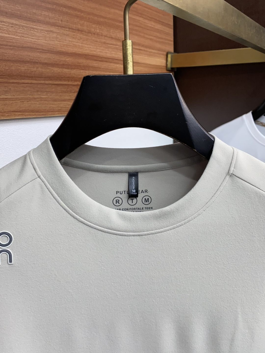 on 昂跑 家族男士高端简约圆领双面德绒长袖 卫衣，香港洋行渠道货，纯正血统品质，25年秋冬 新款，经典