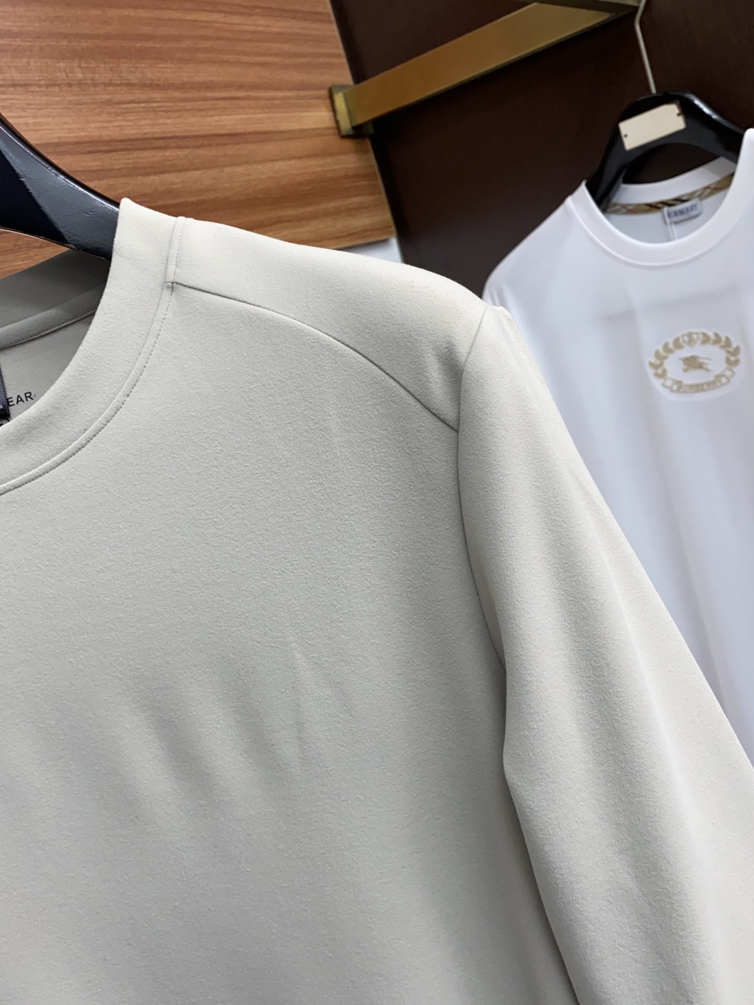 on 昂跑 家族男士高端简约圆领双面德绒长袖 卫衣，香港洋行渠道货，纯正血统品质，25年秋冬 新款，经典