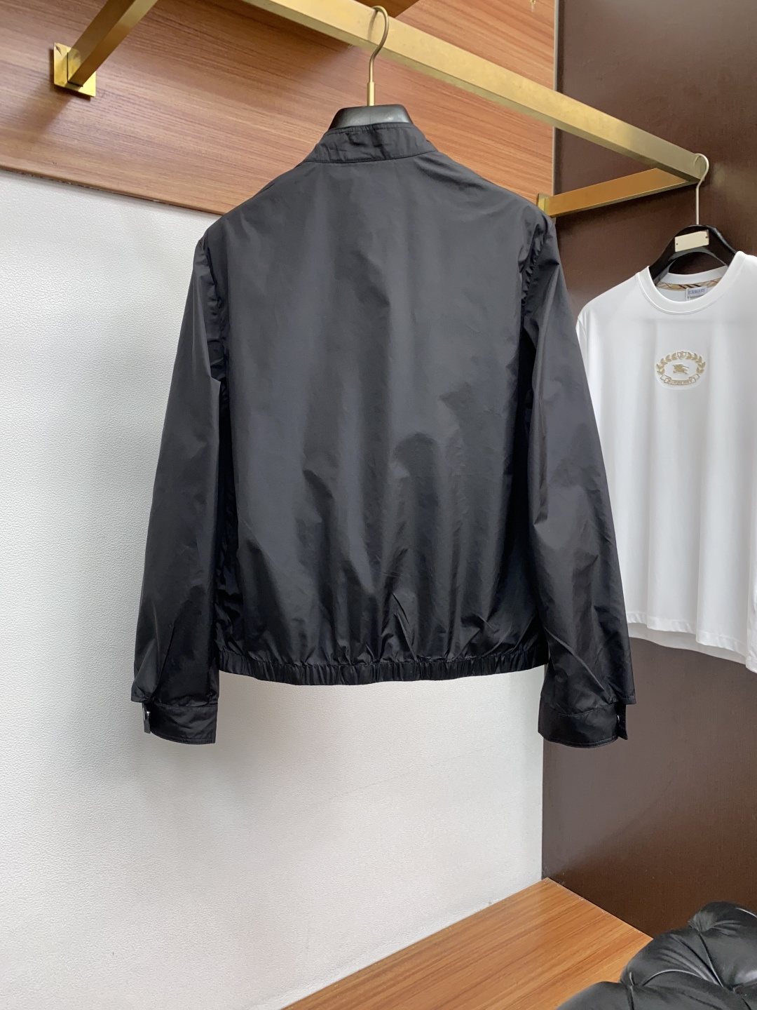 普拉达 2025年秋冬新款 官网 高端原厂代工出品，官方经典王牌单品！最新夹克外套 多明星穿搭示范款！！