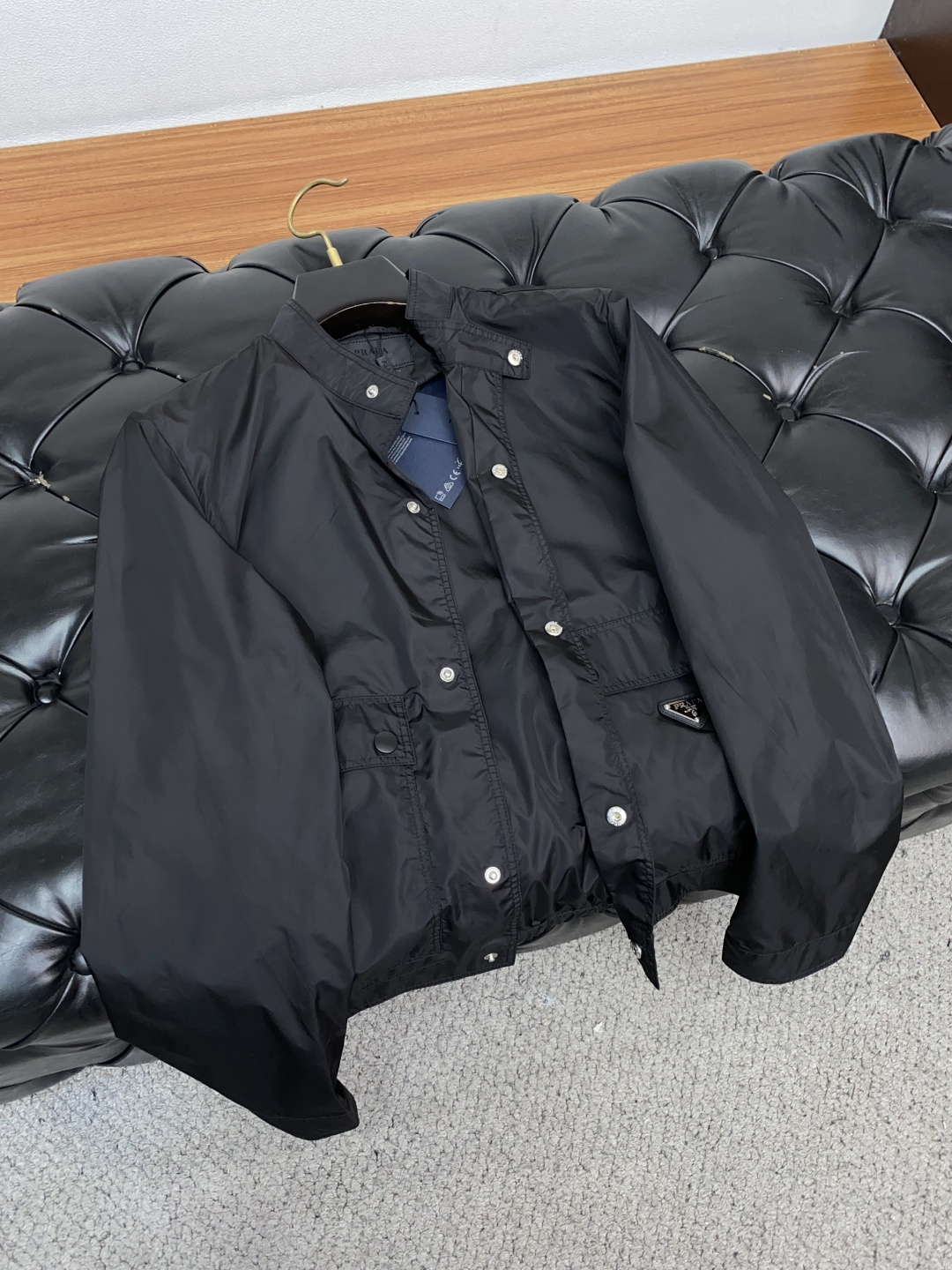 普拉达 2025年秋冬新款 官网 高端原厂代工出品，官方经典王牌单品！最新夹克外套 多明星穿搭示范款！！