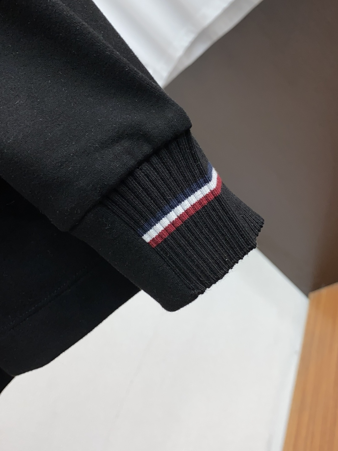 蒙口 2025秋冬专柜新款 时尚休闲打底衫长袖T恤，精选进口高密度膨体暖姜天丝德绒系列膨体蓄暖，糯感新生