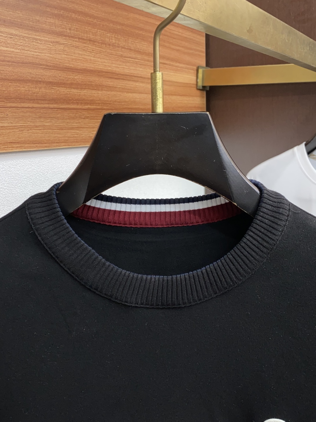 蒙口 2025秋冬专柜新款 时尚休闲打底衫长袖T恤，精选进口高密度膨体暖姜天丝德绒系列膨体蓄暖，糯感新生