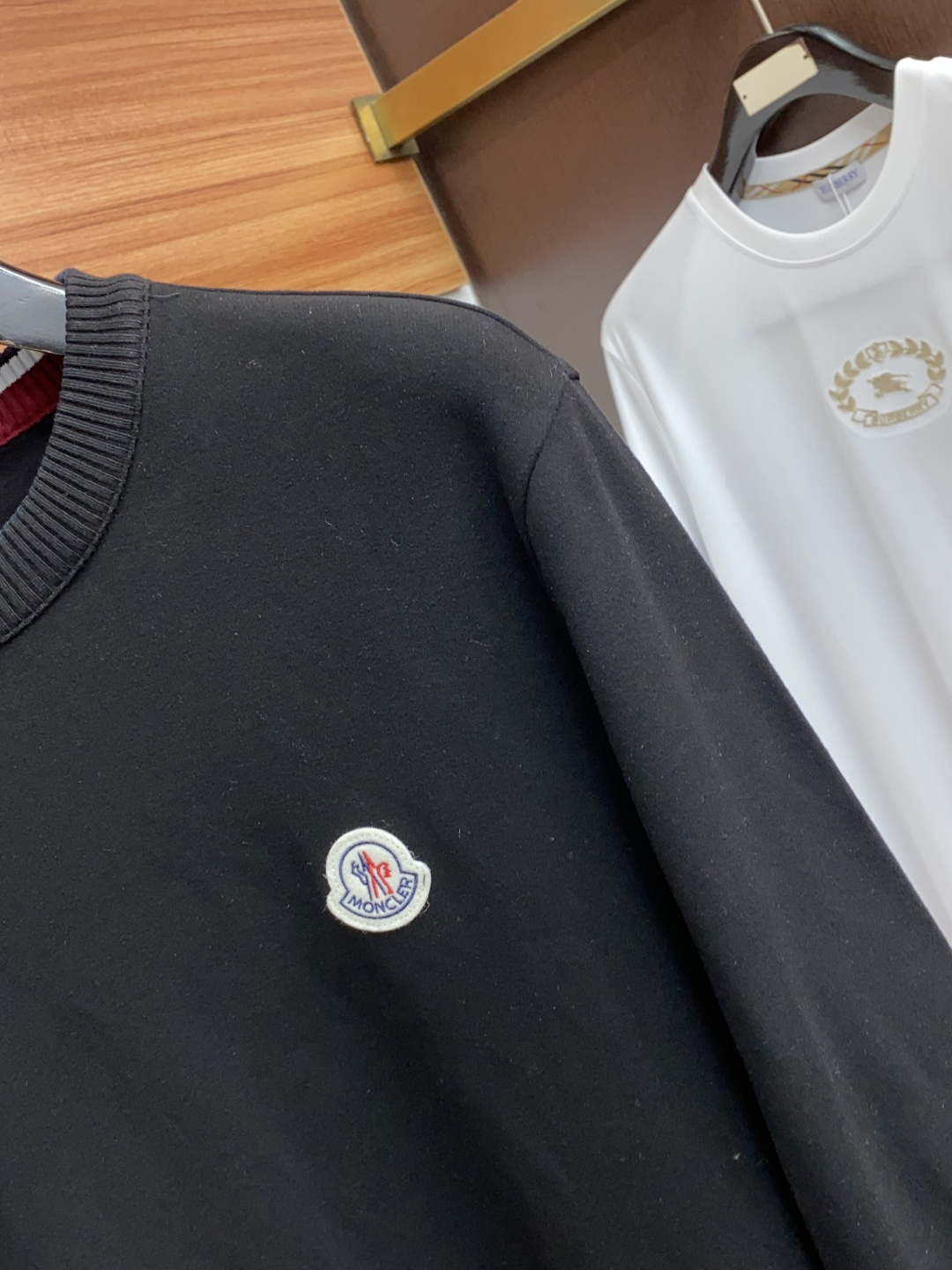 蒙口 2025秋冬专柜新款 时尚休闲打底衫长袖T恤，精选进口高密度膨体暖姜天丝德绒系列膨体蓄暖，糯感新生