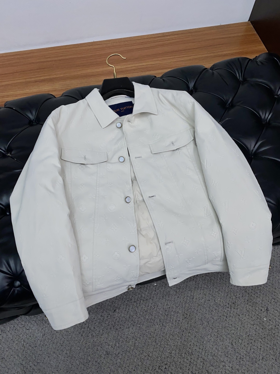 1v路易威登 羽绒服 2025年秋冬新款 官网 高端原厂代工出品,官方经典王牌单品!最新羽绒夹克外套 多