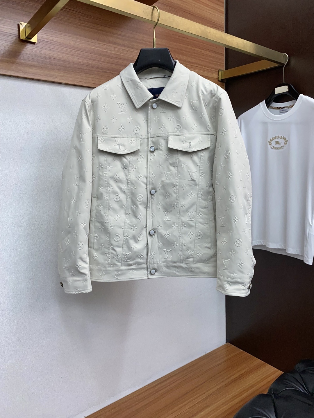 1v路易威登 羽绒服 2025年秋冬新款 官网 高端原厂代工出品,官方经典王牌单品!最新羽绒夹克外套 多