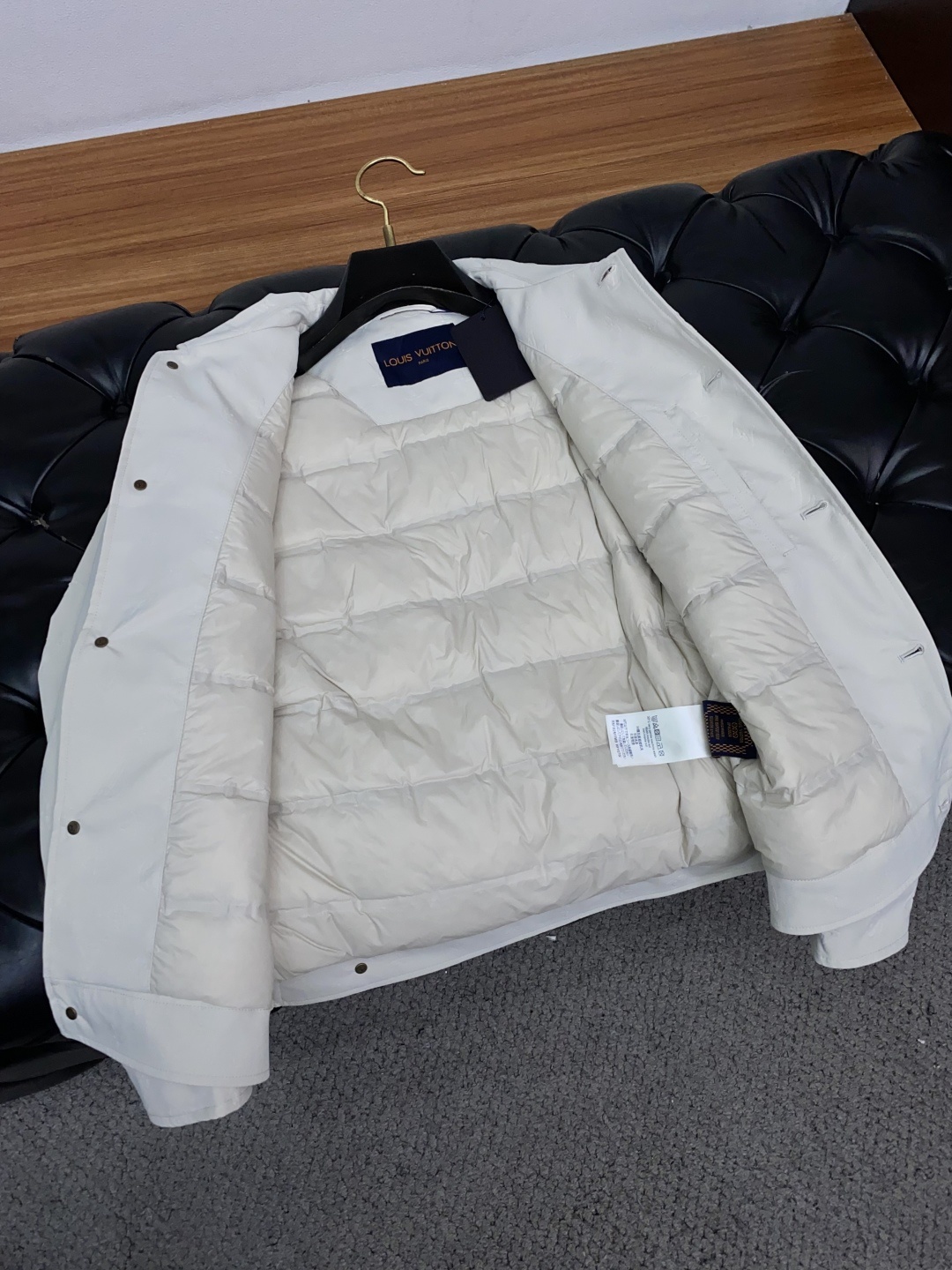 1v路易威登 羽绒服 2025年秋冬新款 官网 高端原厂代工出品,官方经典王牌单品!最新羽绒夹克外套 多