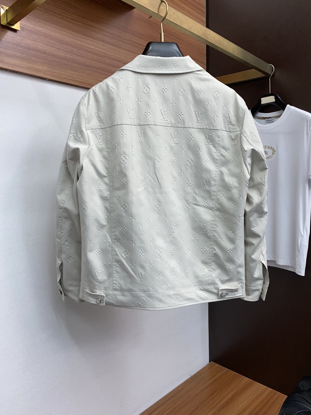 1v路易威登 羽绒服 2025年秋冬新款 官网 高端原厂代工出品,官方经典王牌单品!最新羽绒夹克外套 多