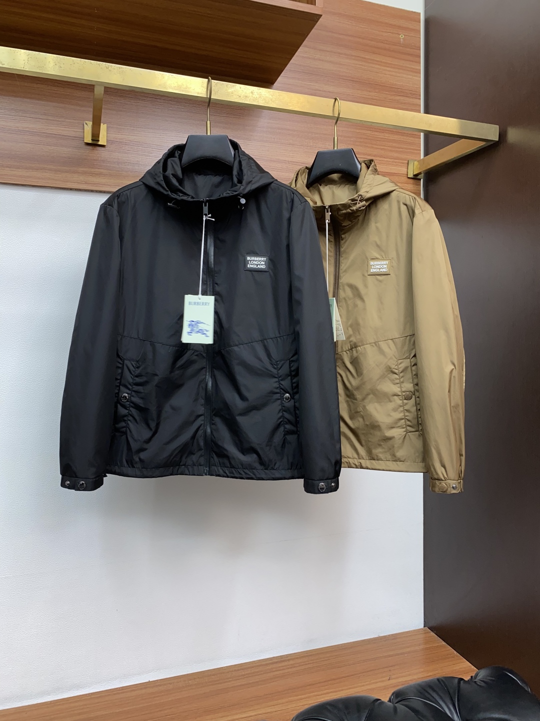 Burberry Men's Black Hooded Jacket: Modern Style & Outdoor Functionality 10 cmp i1756126326786 2233 0 8
