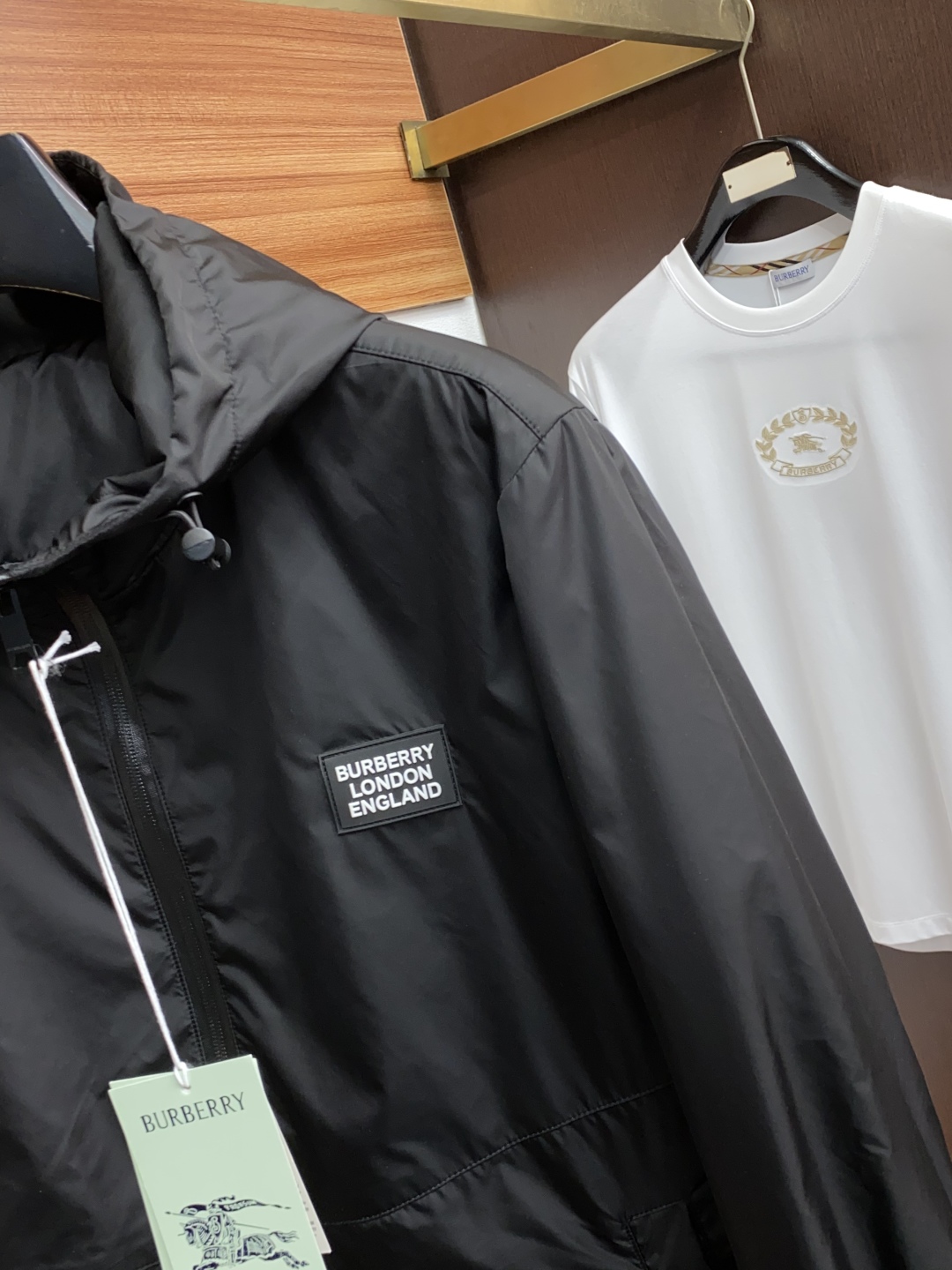 Burberry Men's Black Hooded Jacket: Modern Style & Outdoor Functionality 4 cmp i1756126383686 7600 0 2