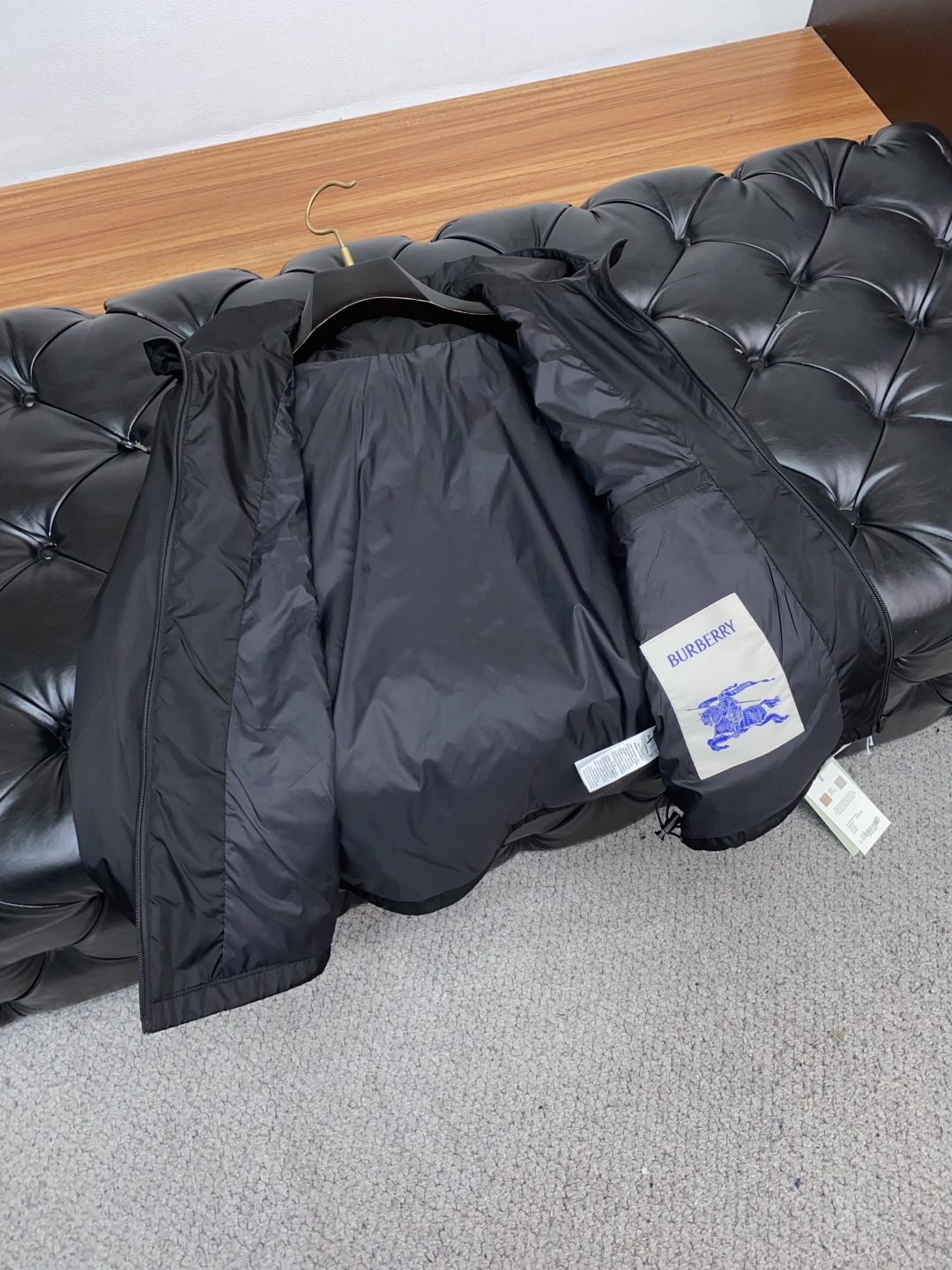 Burberry Men's Black Hooded Jacket: Modern Style & Outdoor Functionality 9 cmp i1756126383770 688 0 7