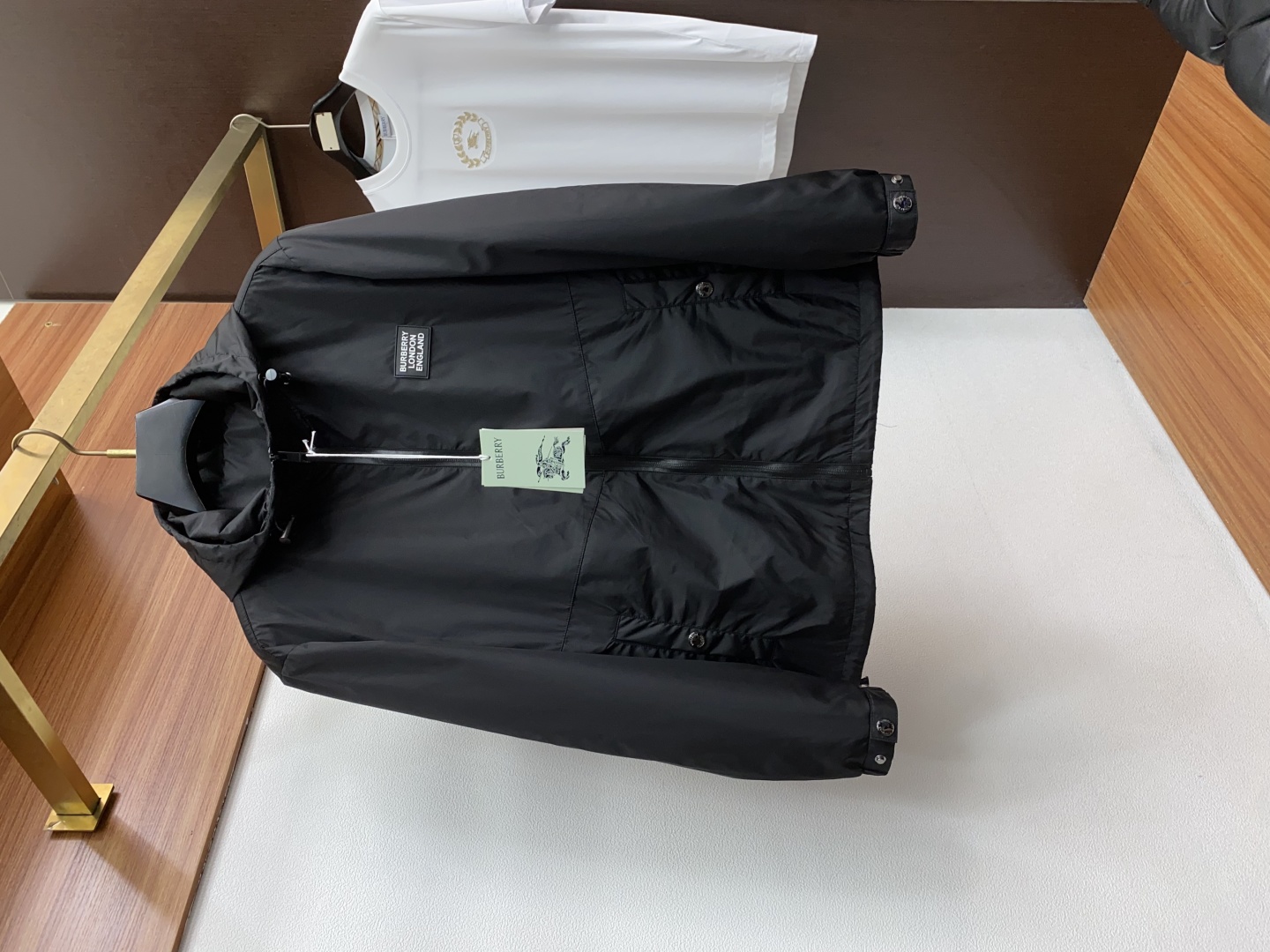 Burberry Men's Black Hooded Jacket: Modern Style & Outdoor Functionality