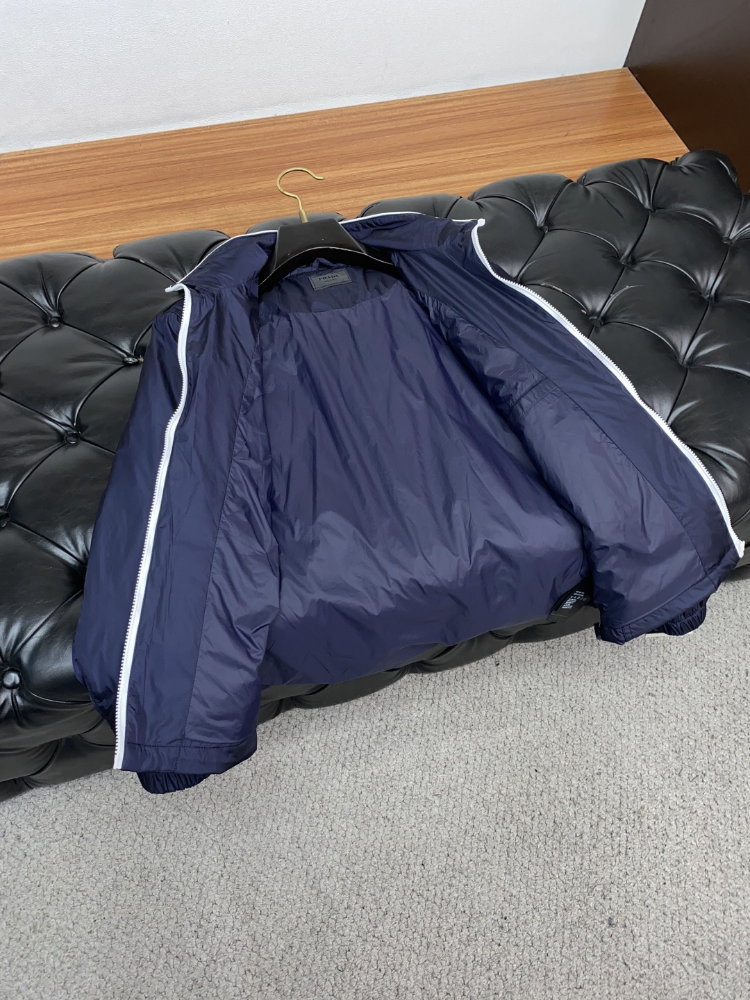 普拉达 2025年秋冬新款 官网 高端原厂代工出品，官方经典王牌单品！最新棉衣夹克外套 多明星穿搭示范款