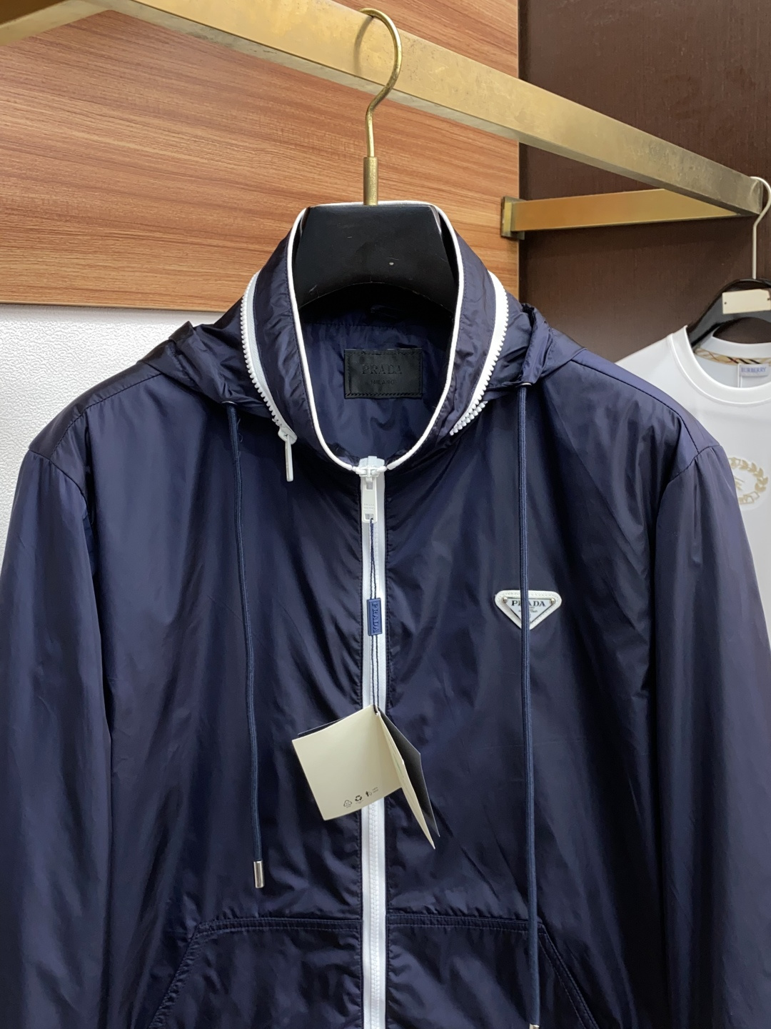 普拉达 2025年秋冬新款 官网 高端原厂代工出品，官方经典王牌单品！最新棉衣夹克外套 多明星穿搭示范款