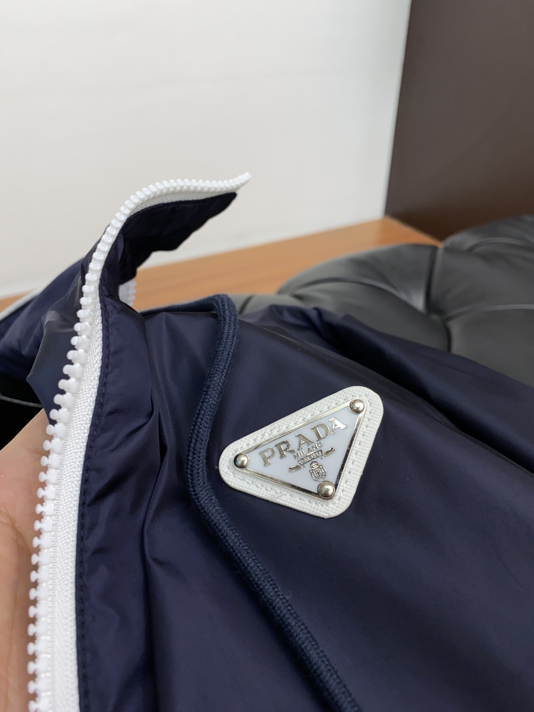 普拉达 2025年秋冬新款 官网 高端原厂代工出品，官方经典王牌单品！最新棉衣夹克外套 多明星穿搭示范款