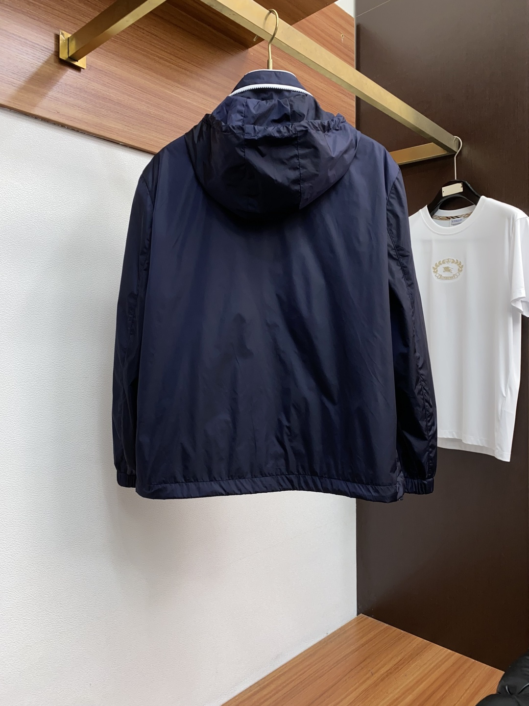 普拉达 2025年秋冬新款 官网 高端原厂代工出品，官方经典王牌单品！最新棉衣夹克外套 多明星穿搭示范款