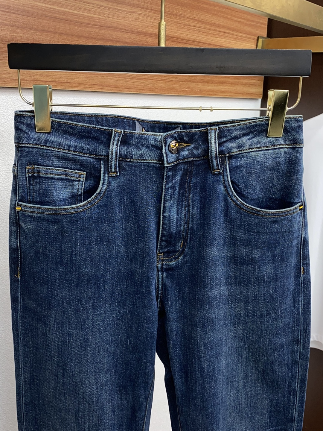 芬迪 2025SS秋冬 新品 原单男士修身牛仔休闲裤 纯血统品 G柜7000+ 每季必出的类型，无需质疑