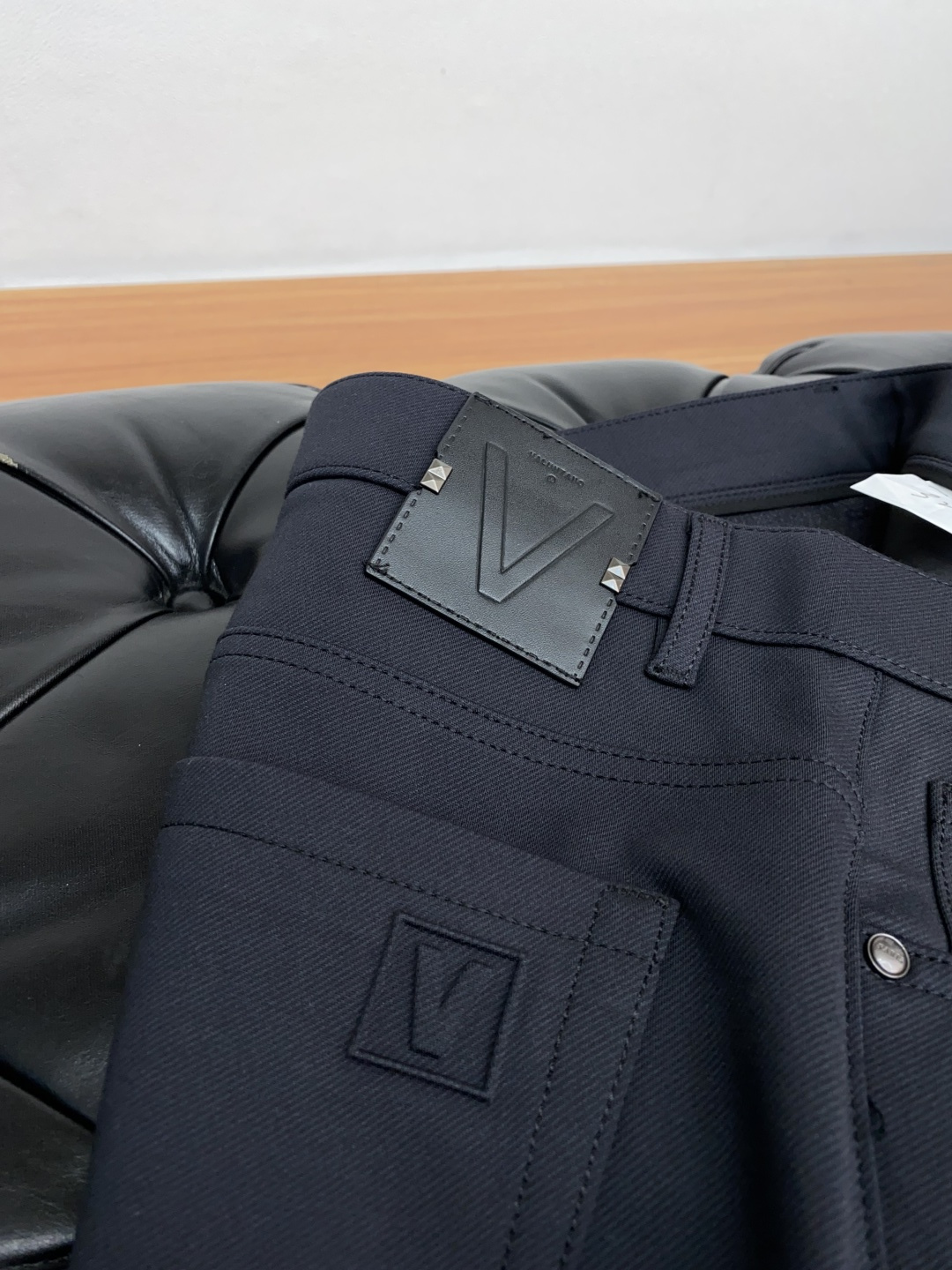 VT 25s秋冬新款 男士原单 休闲裤 裤 秋冬新款超柔软，弹力面料，复杂的手工艺叠加，任何一个洗水环节