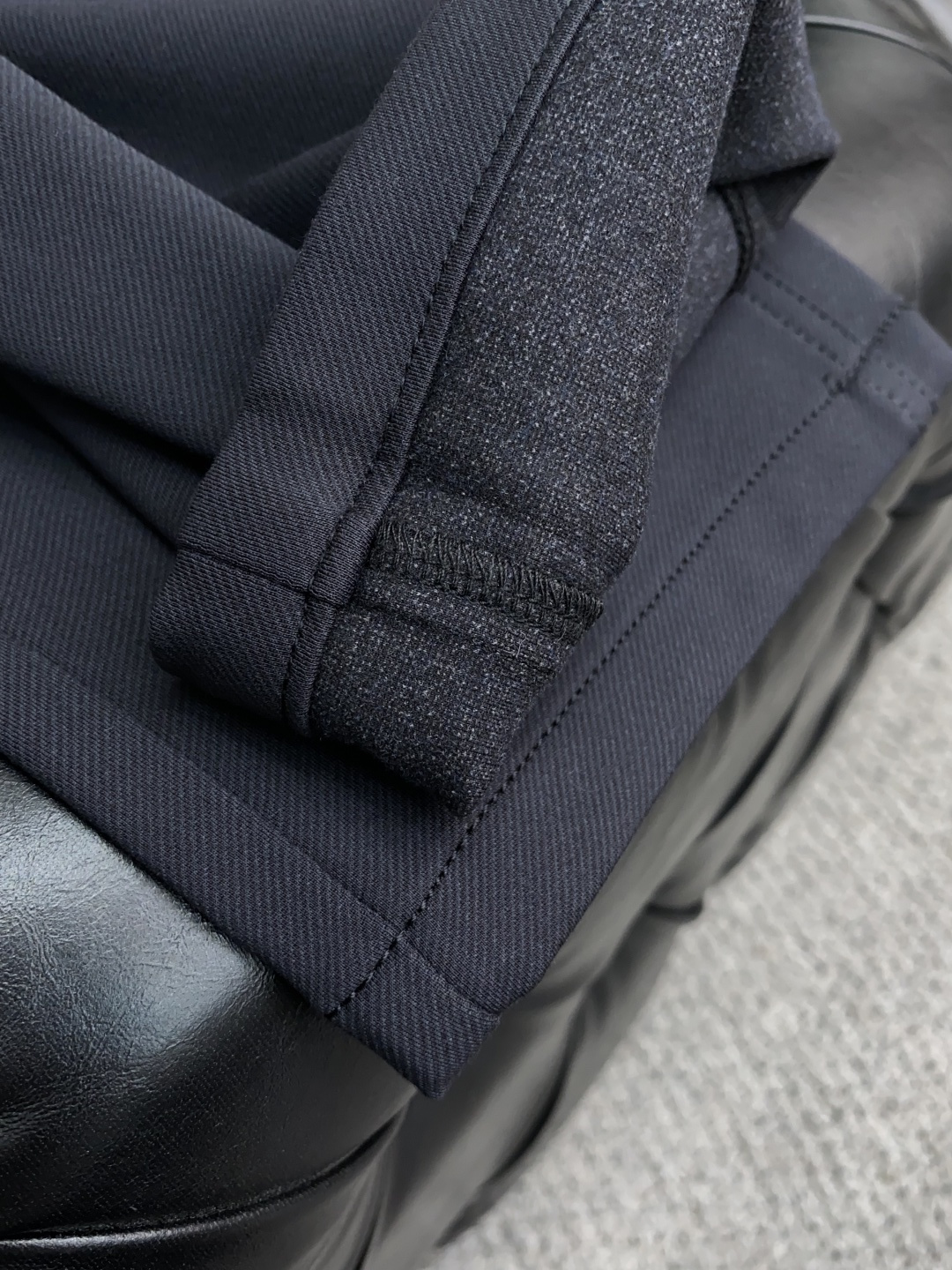 VT 25s秋冬新款 男士原单 休闲裤 裤 秋冬新款超柔软，弹力面料，复杂的手工艺叠加，任何一个洗水环节