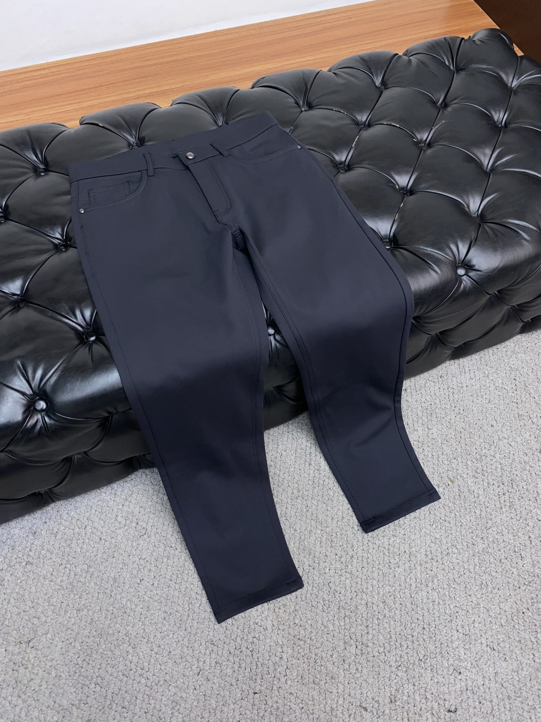 VT 25s秋冬新款 男士原单 休闲裤 裤 秋冬新款超柔软，弹力面料，复杂的手工艺叠加，任何一个洗水环节