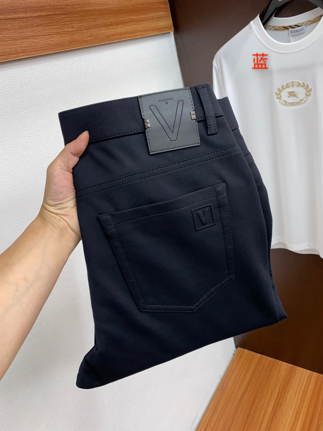 VT 25s秋冬新款 男士原单 休闲裤 裤 秋冬新款超柔软，弹力面料，复杂的手工艺叠加，任何一个洗水环节