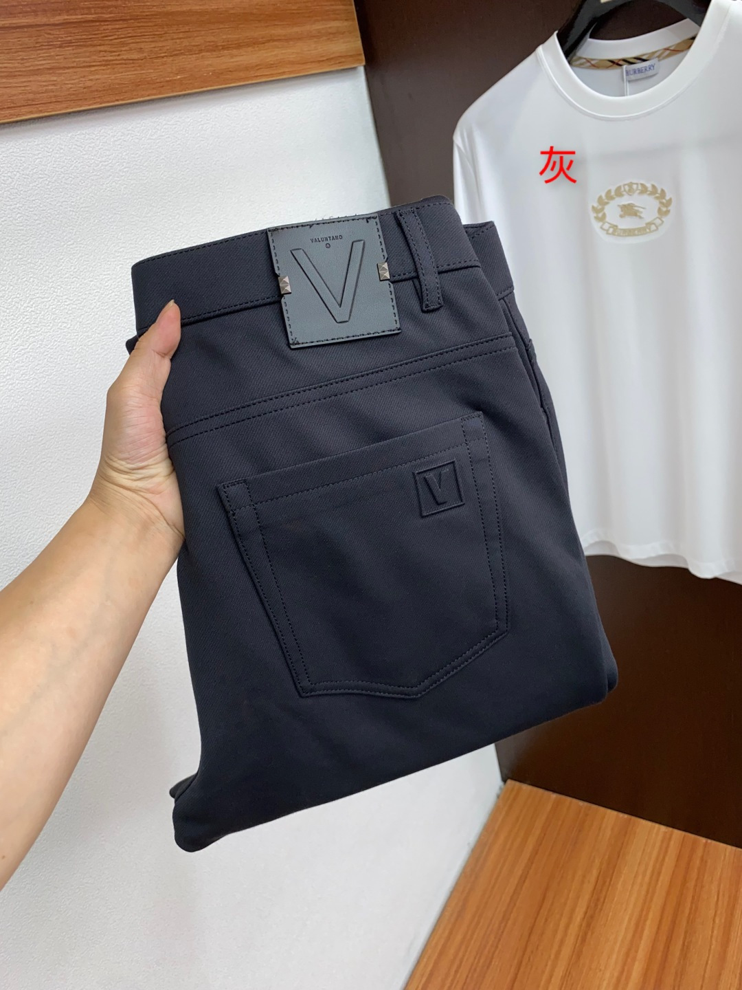 VT 25s秋冬新款 男士原单 休闲裤 裤 秋冬新款超柔软，弹力面料，复杂的手工艺叠加，任何一个洗水环节