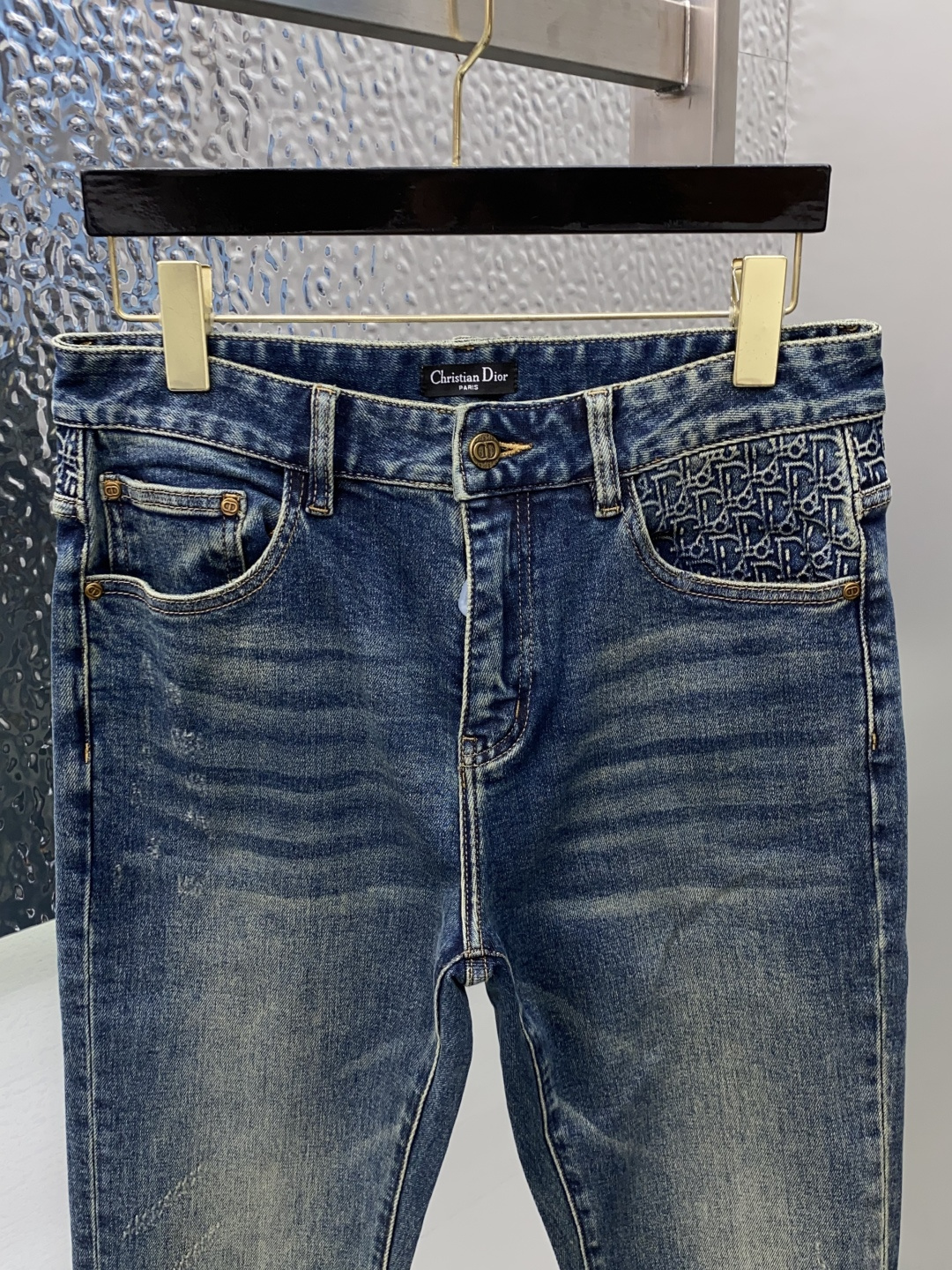 迪奥 25s秋冬新款 男士小直筒原单 牛仔裤 秋冬新款超柔软，弹力面料，复杂的手工艺叠加，任何一个洗水环