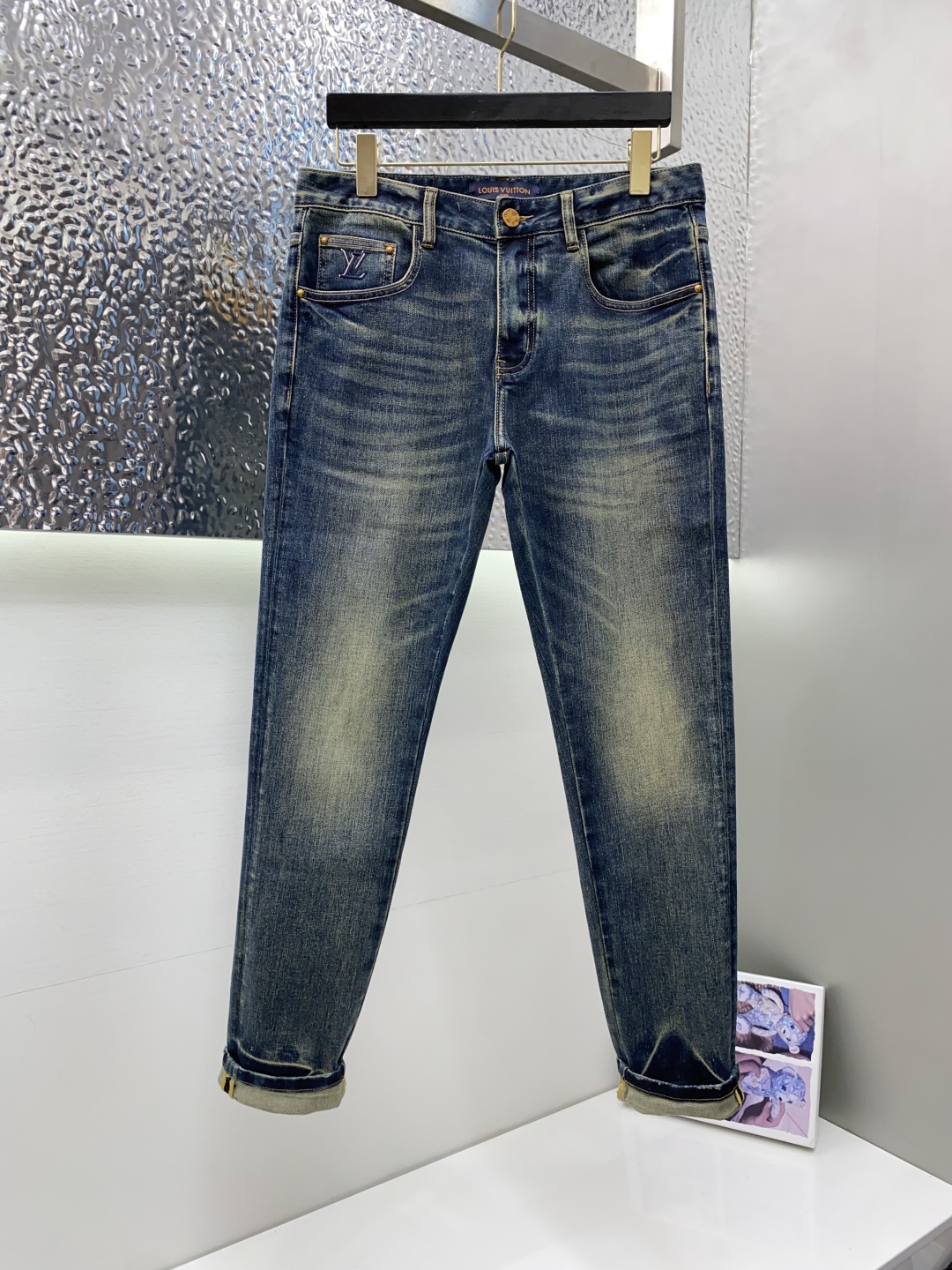 1v路易威登 25s秋冬新款 男士小直筒原单 牛仔裤 秋冬新款超柔软，弹力面料，复杂的手工艺叠加，任何一