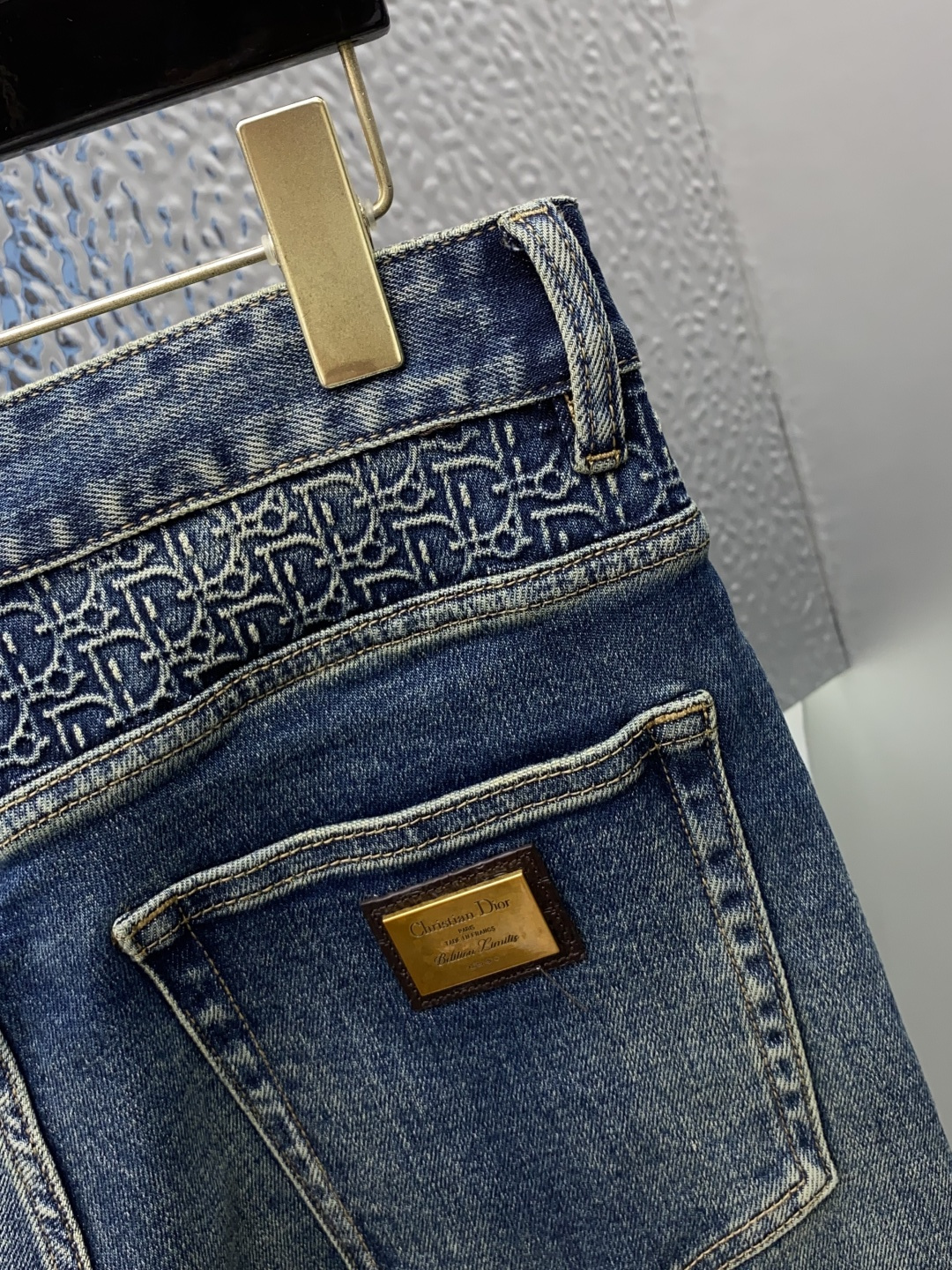 迪奥 25s秋冬新款 男士小直筒原单 牛仔裤 秋冬新款超柔软，弹力面料，复杂的手工艺叠加，任何一个洗水环