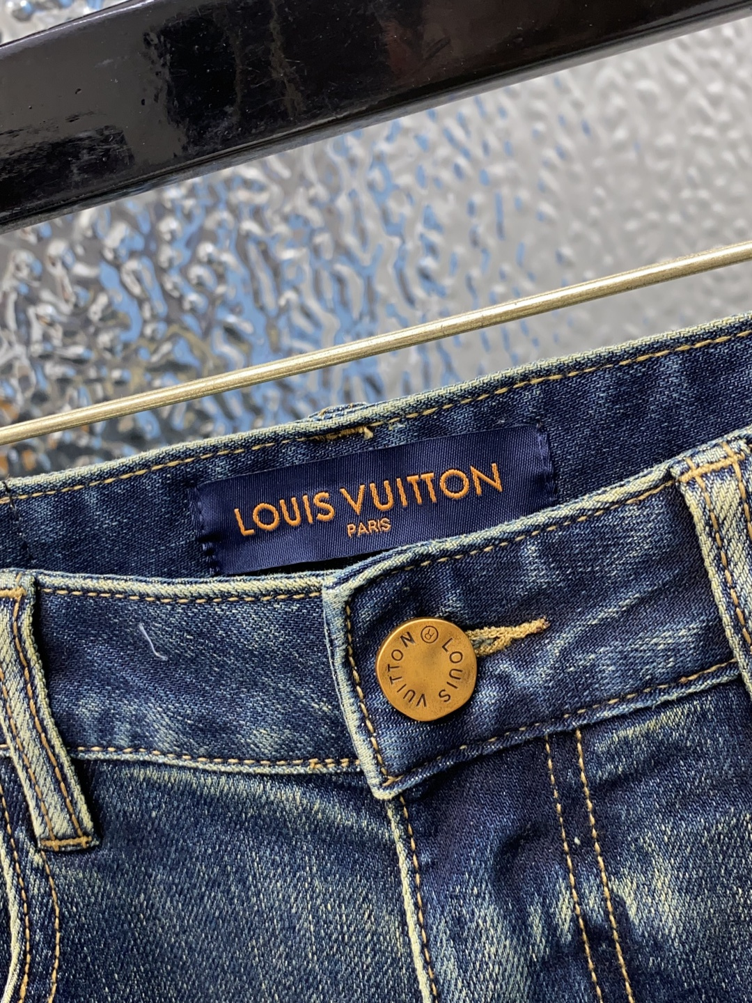 1v路易威登 25s秋冬新款 男士小直筒原单 牛仔裤 秋冬新款超柔软，弹力面料，复杂的手工艺叠加，任何一