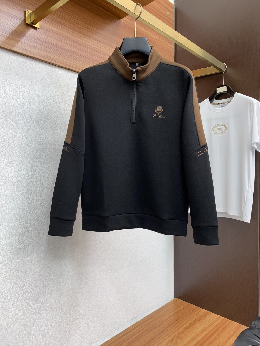 lP🆕 诺悠翩雅 25秋冬家族男士高端立领运动长袖卫衣，香港洋行渠道货，纯正血统品质，25年秋冬 新款，