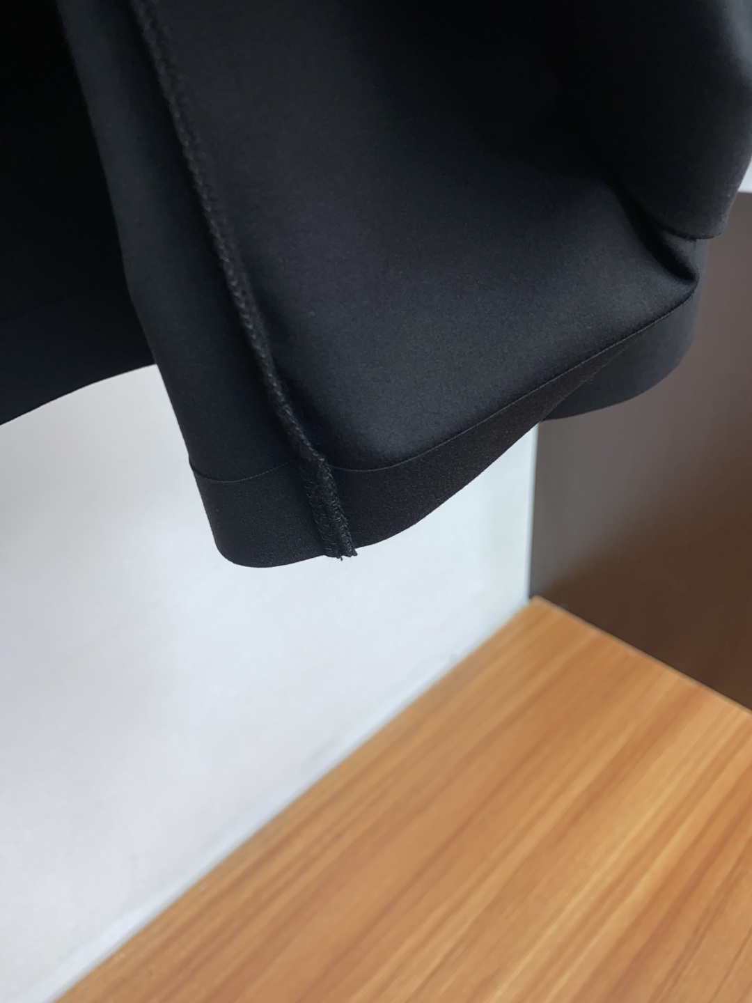 迪桑特 男士商务长袖衬衫.官方同步系列！颇具意大利典型风格的时装，在面料选取和工艺方面都相当考究，极符合