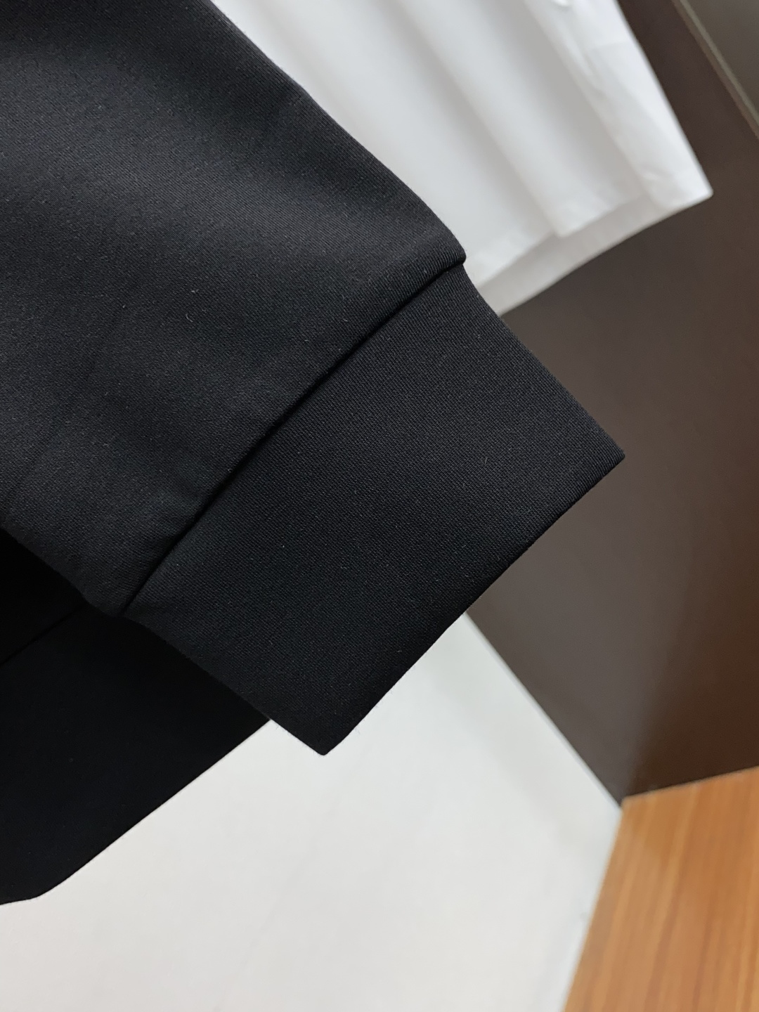 普拉达 25秋冬家族男士高端立领长袖卫衣，香港洋行渠道货，纯正血统品质，25年秋冬 新款，经典王牌系列！