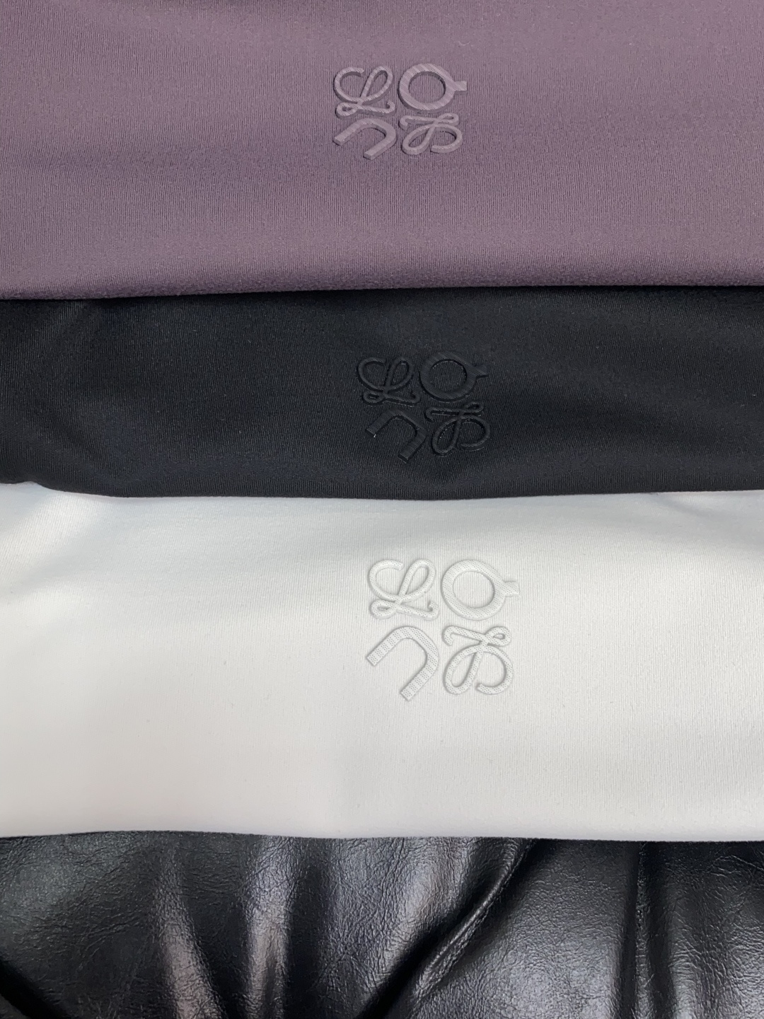 罗意威 男士商务长袖衬衫.官方同步系列！颇具意大利典型风格的时装，在面料选取和工艺方面都相当考究，极符合