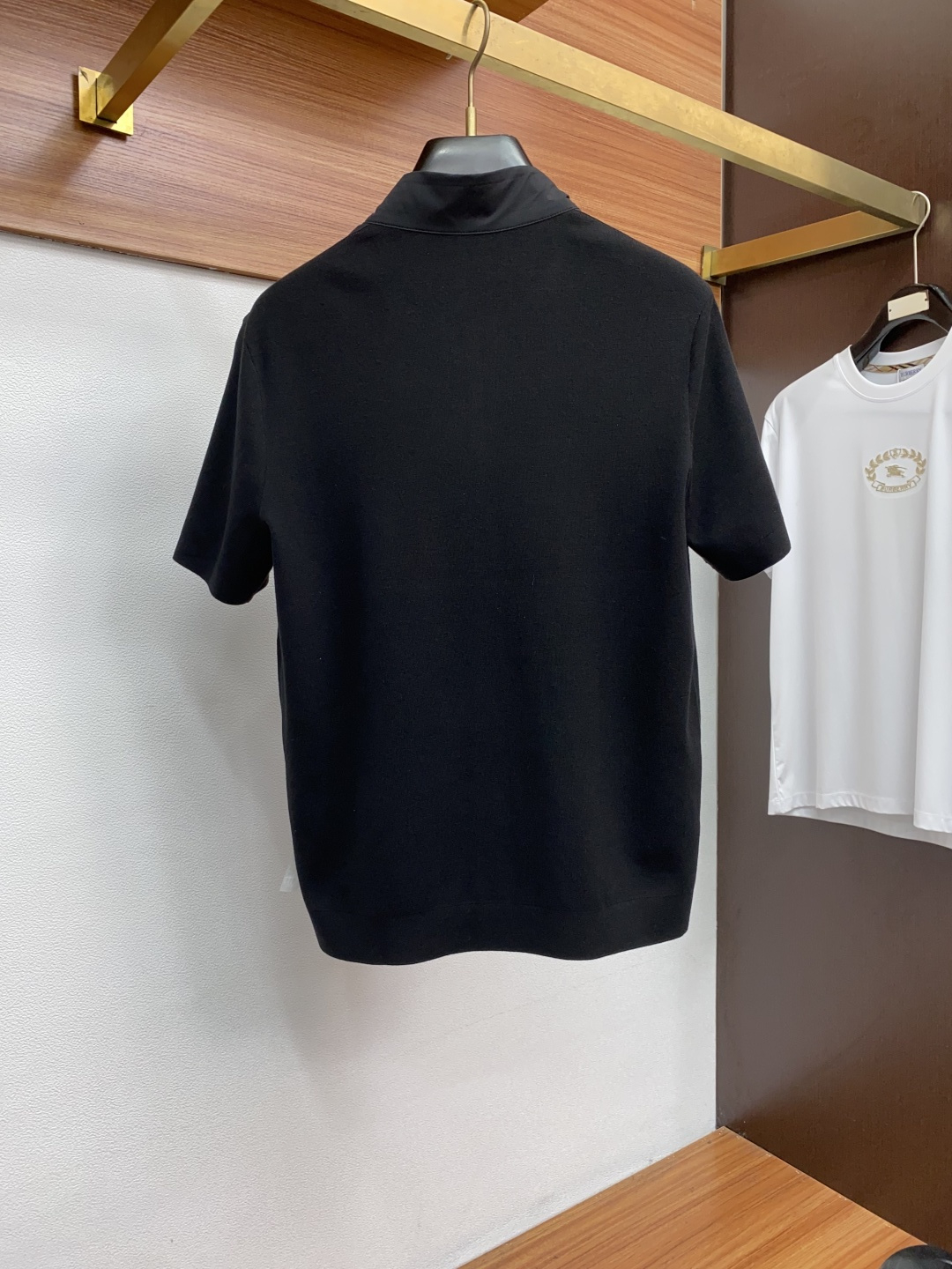 普拉达 男士高端简约立领加厚针织毛衣短袖 ，香港洋行渠道货，纯正血统品质，25年秋冬 新款，经典王牌系列