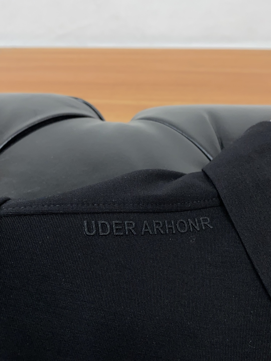 安德玛 男士高端简约翻领精纺莫代尔短袖Polo衫 ，香港洋行渠道货，纯正血统品质，25年秋冬 新款，经典