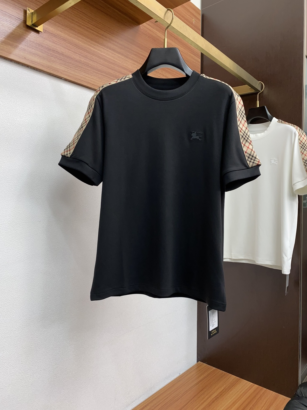 巴宝莉 2025秋冬新款.加厚打底单穿短袖T袖卫衣 订制320莫代尔空气层加厚面料.前后工艺细节特别好，