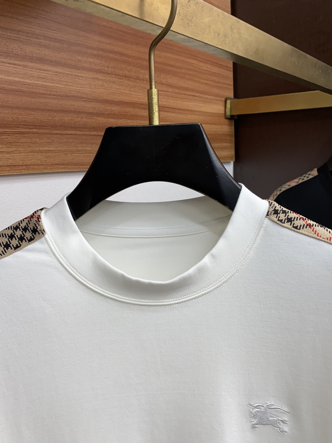 巴宝莉 2025秋冬新款.加厚打底单穿短袖T袖卫衣 订制320莫代尔空气层加厚面料.前后工艺细节特别好，