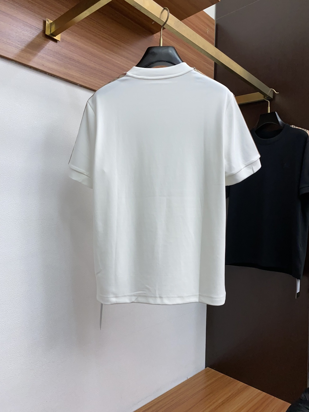 巴宝莉 2025秋冬新款.加厚打底单穿短袖T袖卫衣 订制320莫代尔空气层加厚面料.前后工艺细节特别好，