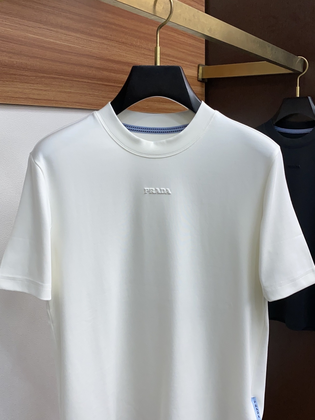 普拉达 2025秋冬新款.加厚打底单穿短袖T袖卫衣 订制320克高密莫代尔空气层加厚面料.前后工艺细节特