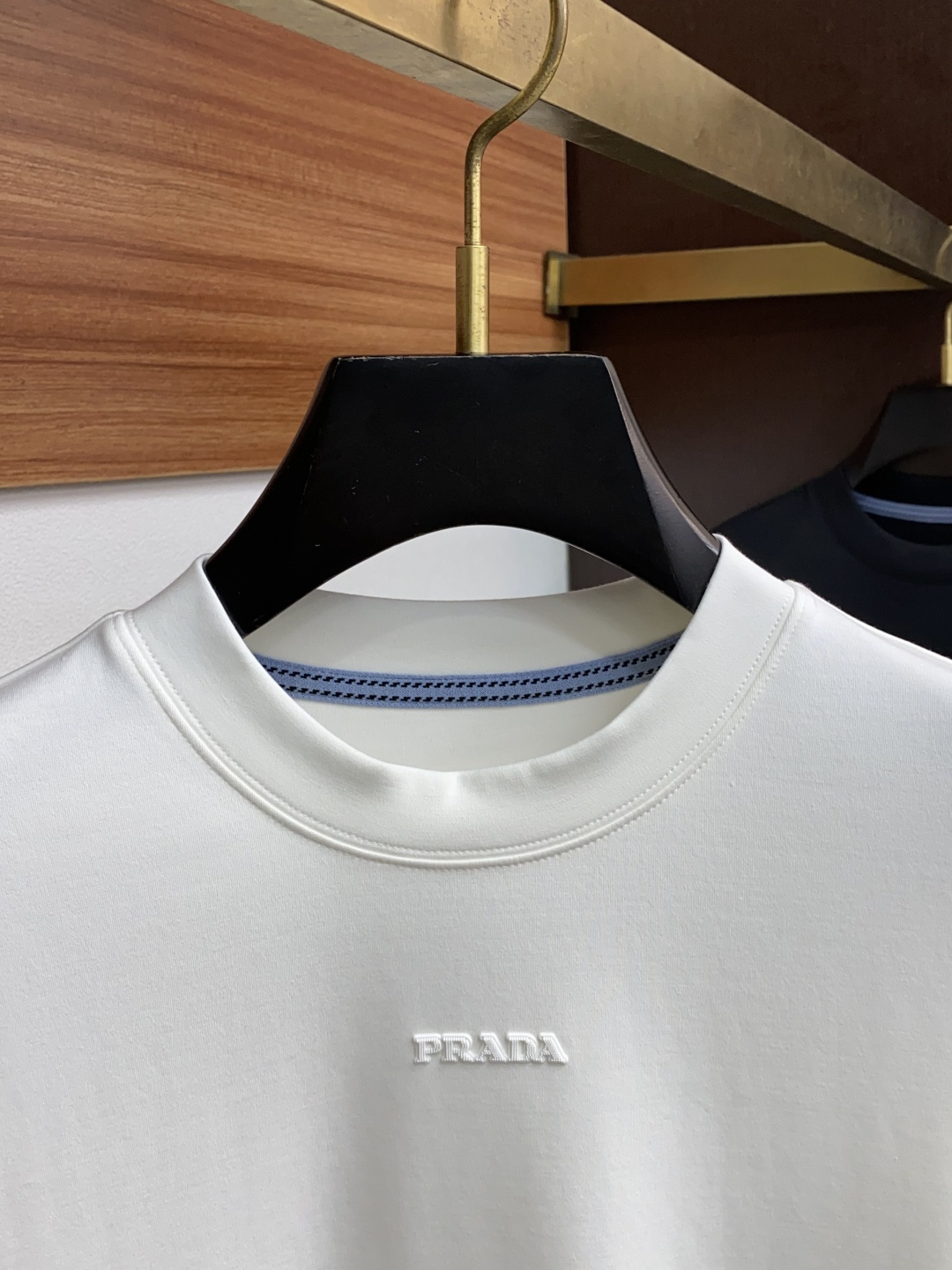 普拉达 2025秋冬新款.加厚打底单穿短袖T袖卫衣 订制320克高密莫代尔空气层加厚面料.前后工艺细节特