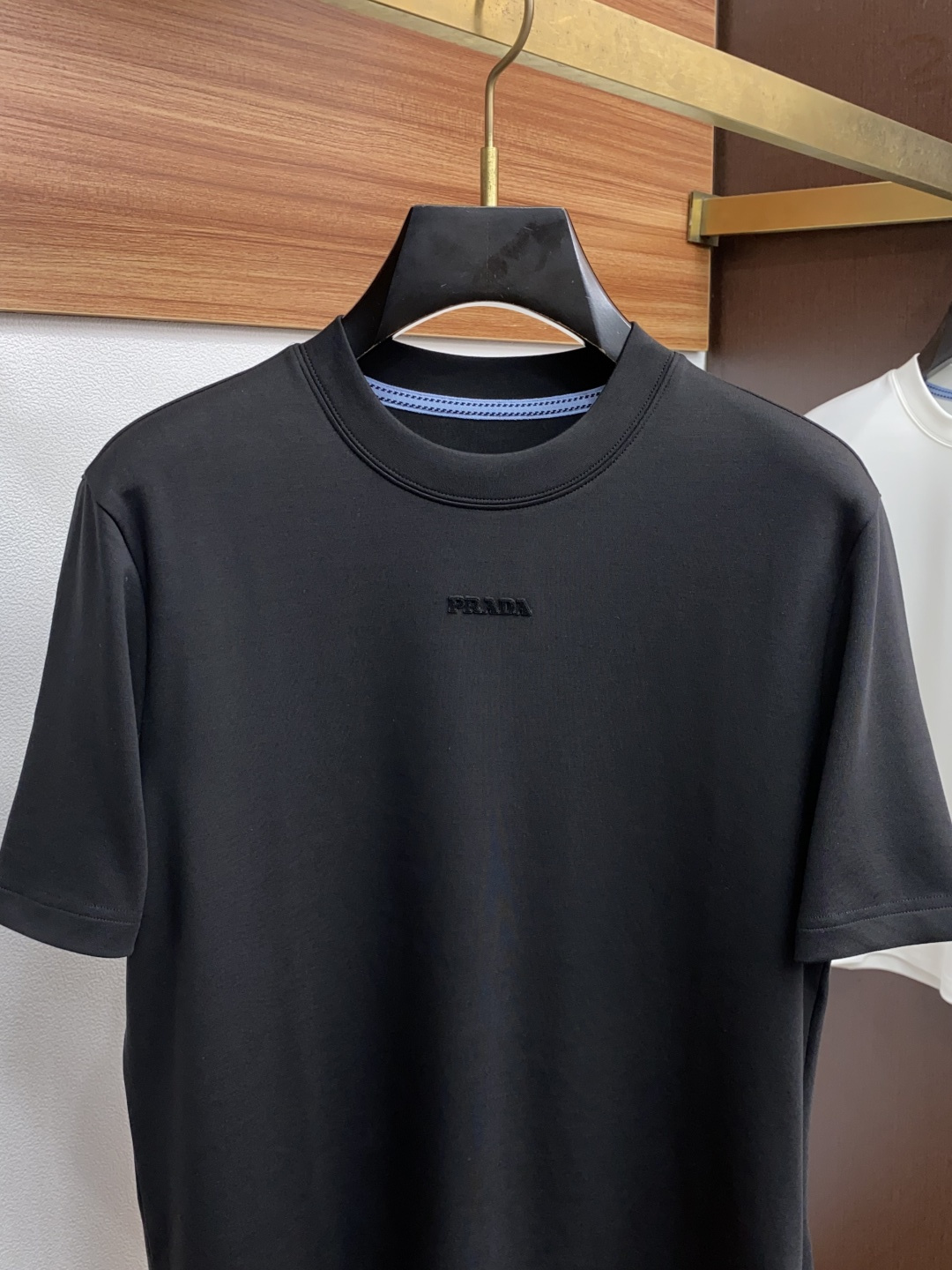 普拉达 2025秋冬新款.加厚打底单穿短袖T袖卫衣 订制320克高密莫代尔空气层加厚面料.前后工艺细节特