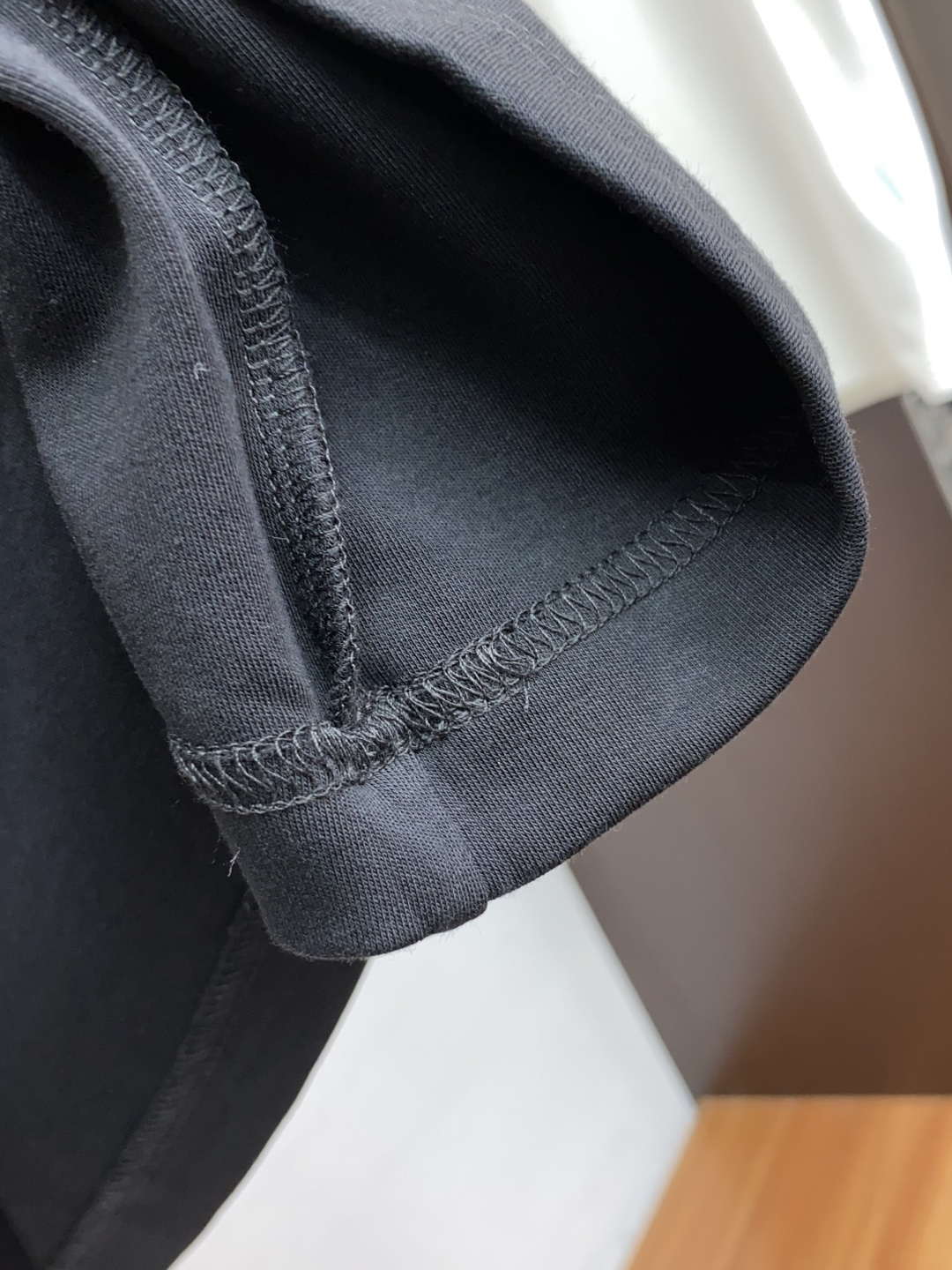 普拉达 2025秋冬新款.加厚打底单穿短袖T袖卫衣 订制320莫代尔空气层加厚面料.前后工艺细节特别好，